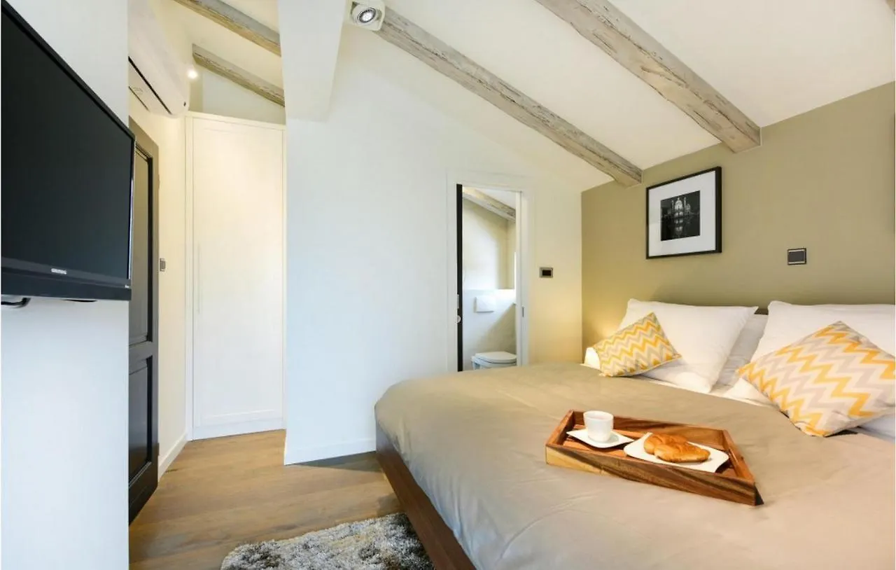 Villa Tona Policnik Holiday home