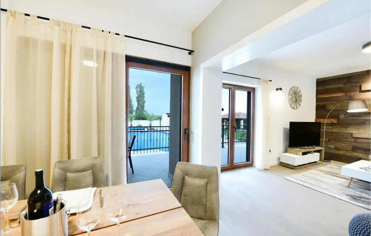 Villa Tona Policnik Holiday home